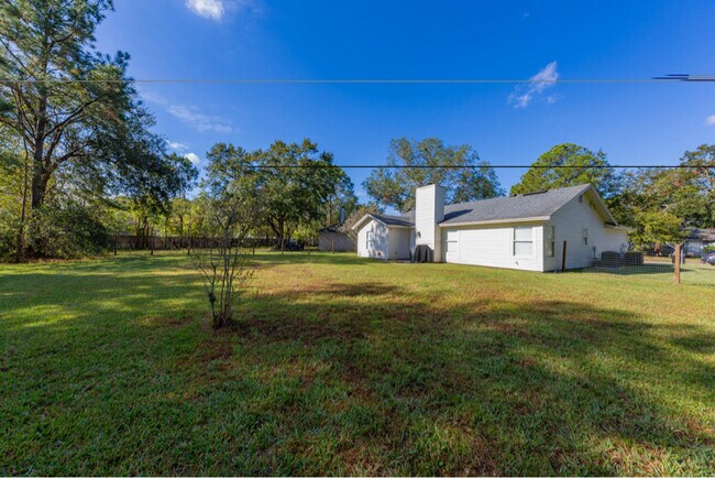 Foto del edificio - 3989 Hunters Lake Cir E