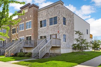 Building Photo - 451 2nd Ave SW