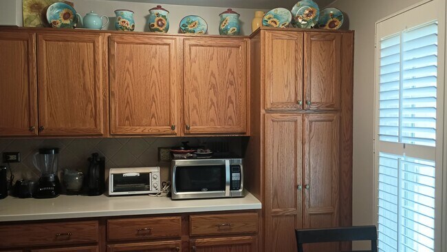 Foto del edificio - 384 Ashwood Ct