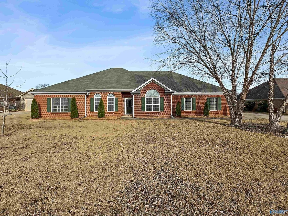 Primary Photo - 93 Manor House Dr