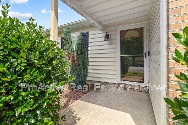 Building Photo - 3409 Woodbaugh Dr