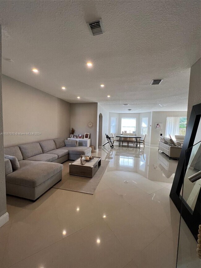 Foto del edificio - 10814 NW 84th Ln