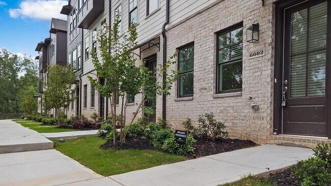 Building Photo - 6603 Beacon Dr