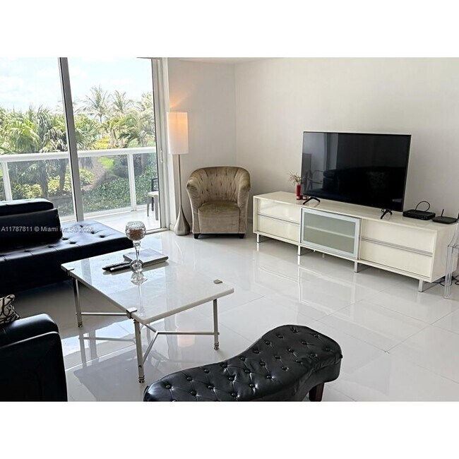 Foto del edificio - 10275 Collins Ave