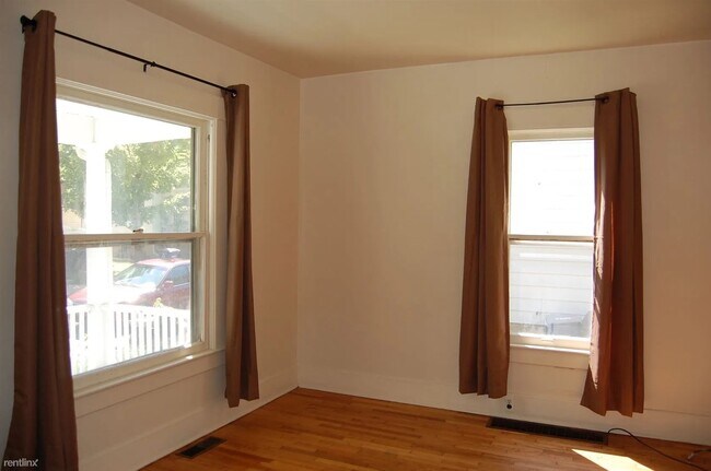 Photo - 115 Adams St House