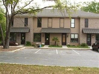 Building Photo - Bella Vista Town Homes