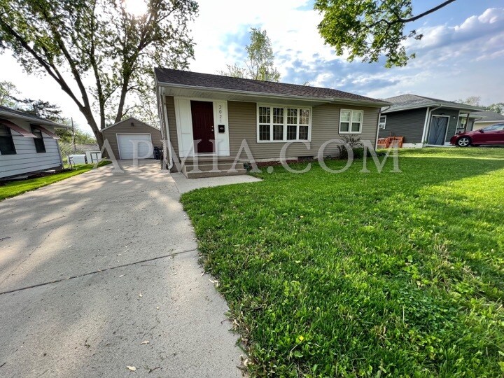 2021 Eastern Ave NE, Cedar Rapids, IA 52402 House for Rent in Cedar