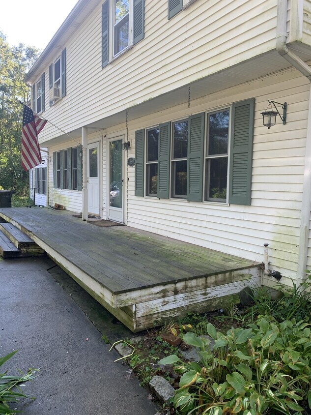 1359 Pulaski Blvd, Bellingham, MA 02019 Townhome Rentals in