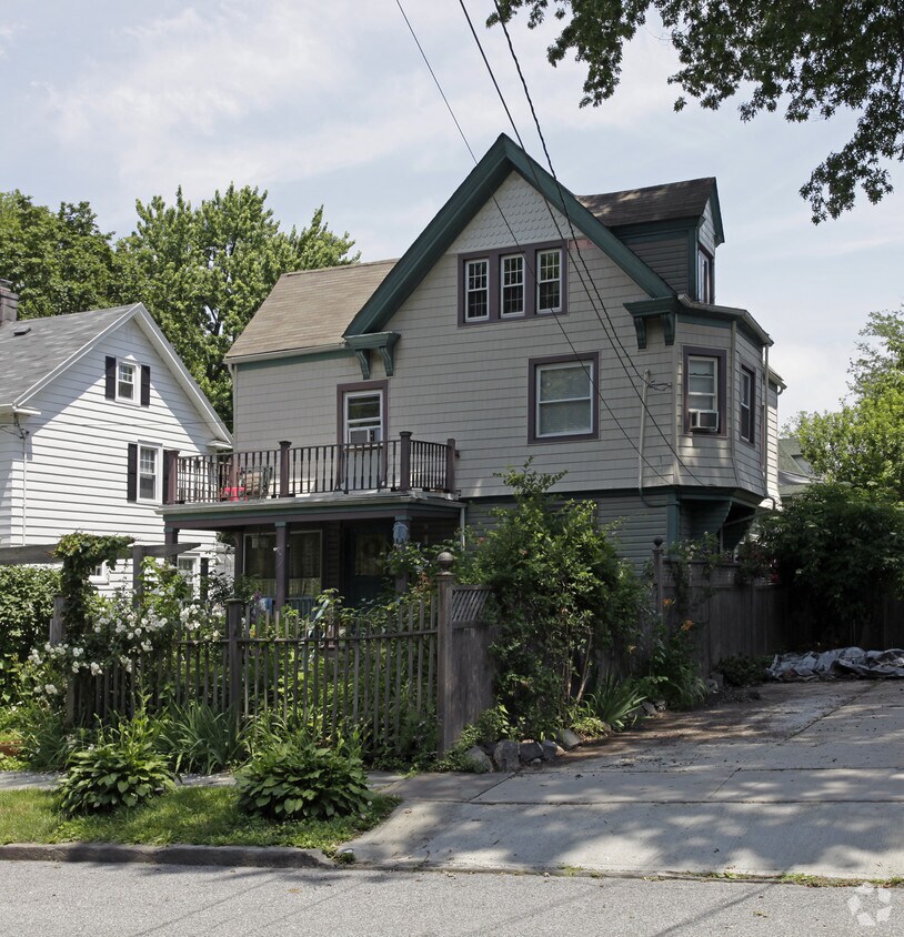 Primary Photo - 71 Clinton Ave