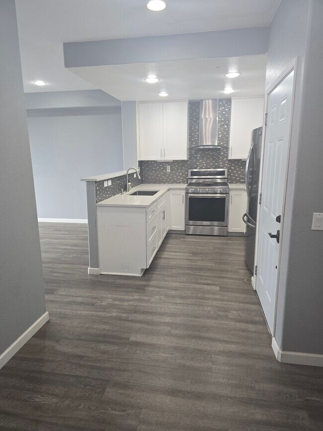 Building Photo - Large 2 Bed 2 Bath Condo in Chula Vista
