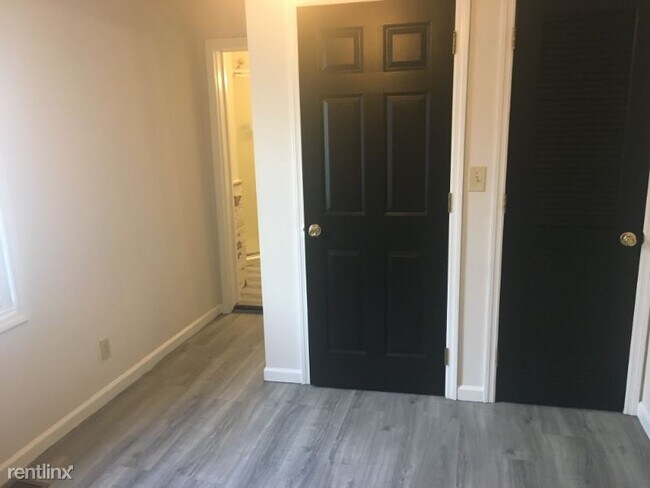 Foto del edificio - 4 br, 2 bath House - 419 s. michigan ave