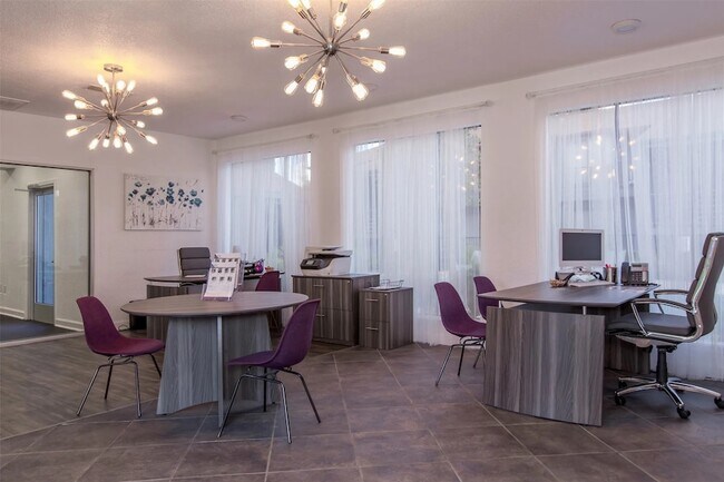 Foto del edificio - 2101 Hayes Rd