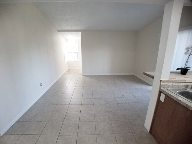Foto del edificio - Beautiful Remodeled 1/1 Winter Park Condo ...