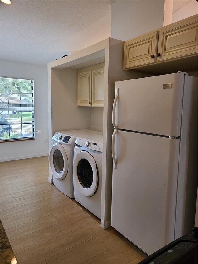 Foto del edificio - 10520 Buttonwood Ave