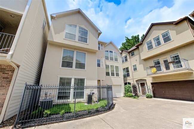 Building Photo - 1322 Cohn St
