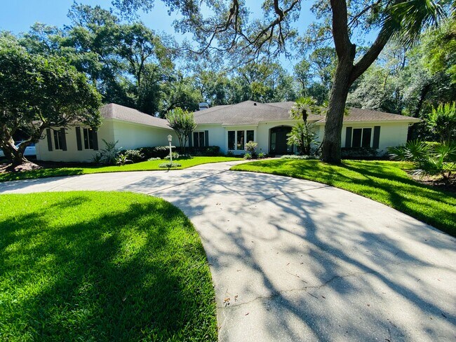 Building Photo - 2067 Hutton Point