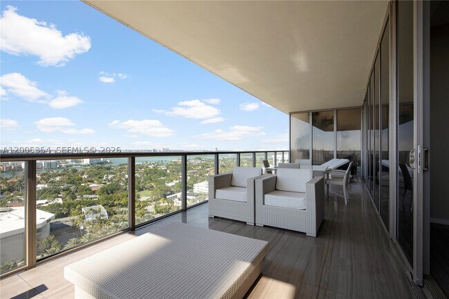 Foto del edificio - 9705 Collins Ave