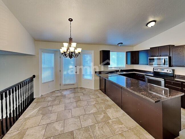 Foto del edificio - 1204 N 2525 W