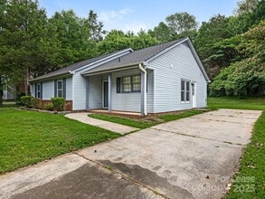 Building Photo - 7609 King Richard Ct