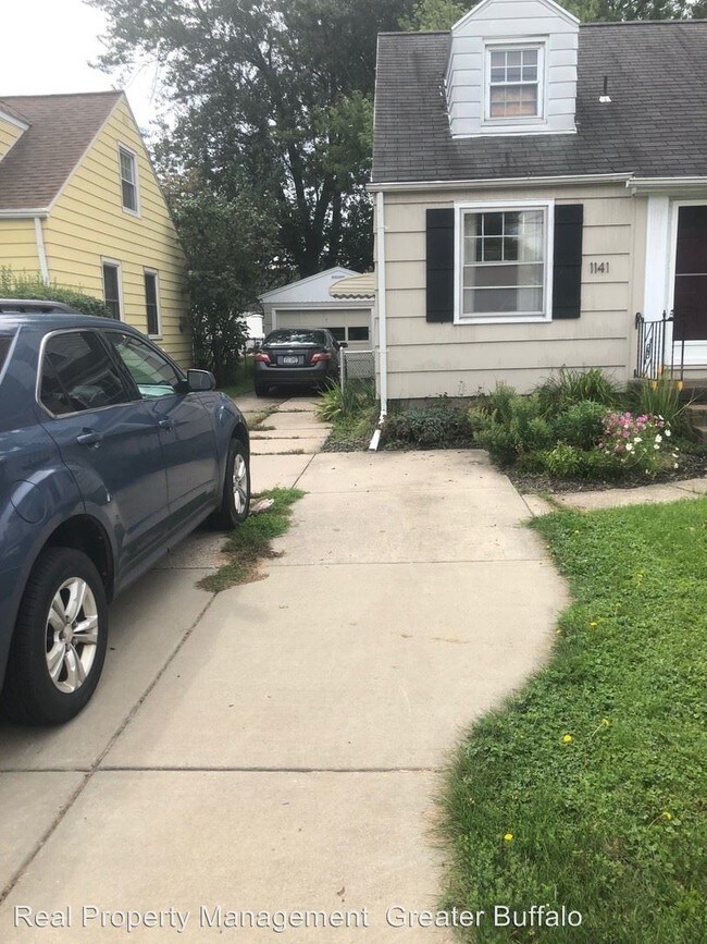 Foto del edificio - 3 br, 1 bath House - 1141 Brighton Rd.