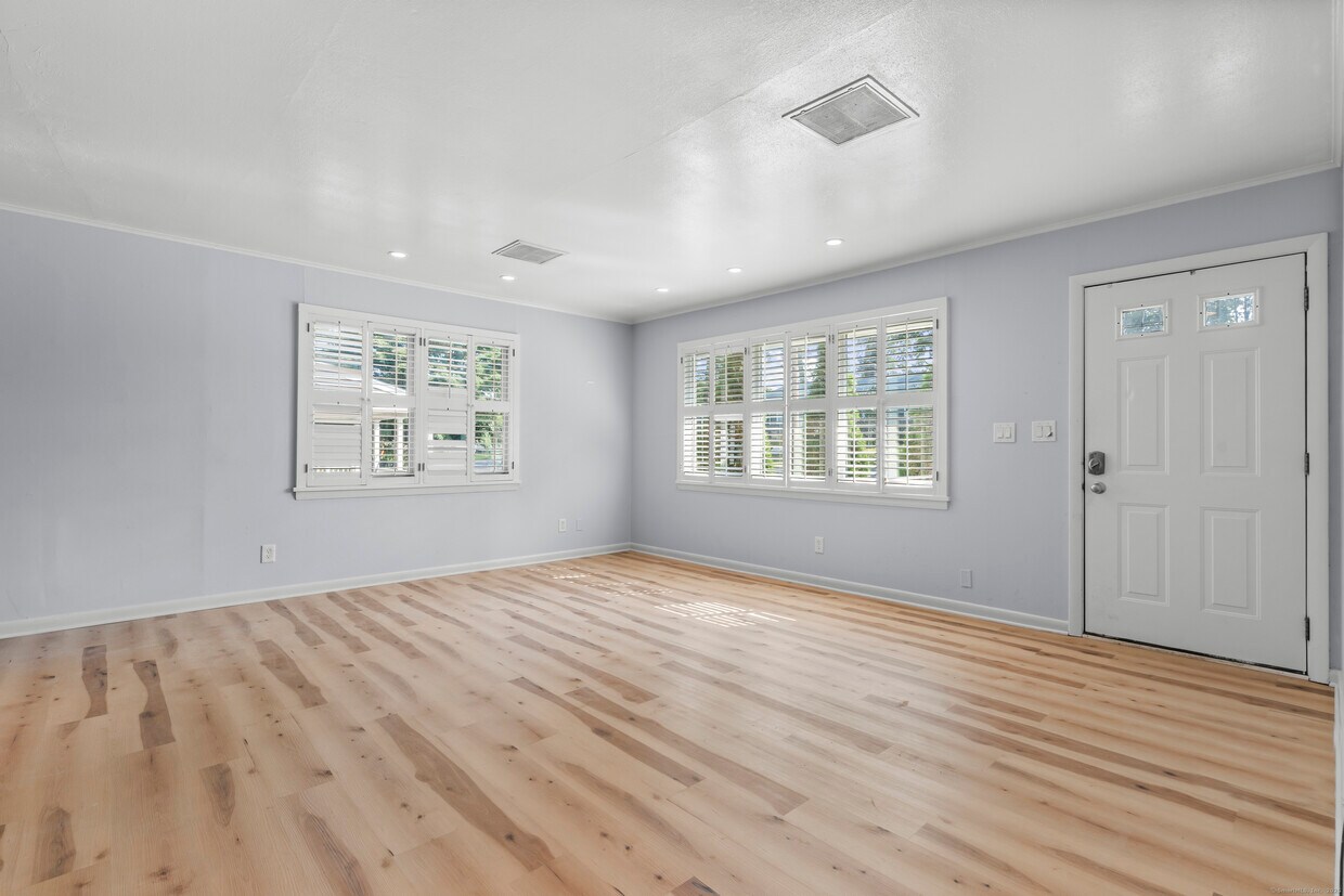 Primary Photo - 37 Tarinelli Cir