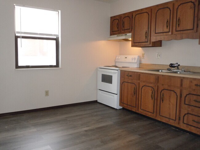 Building Photo - 157 S Aurora St