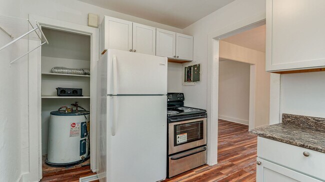 Building Photo - 3 Bedroom 1 Bath Townhouse in Wagener Terr...