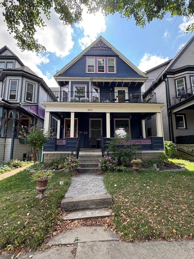 Building Photo - 497 Breckenridge St