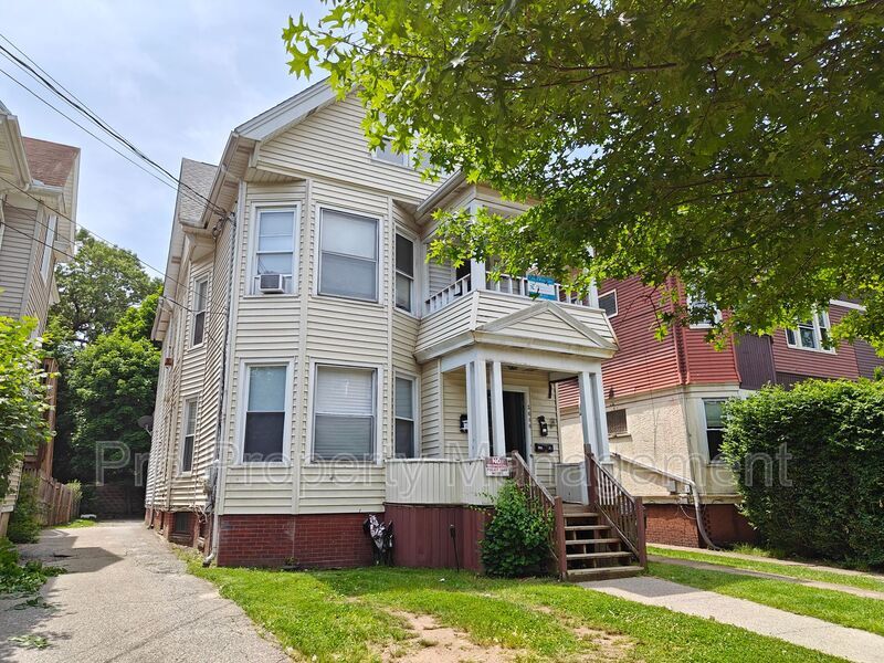 Primary Photo - 1644 Chapel St
