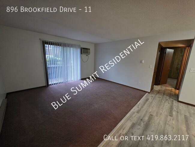 Foto del edificio - 896 Brookfield Dr