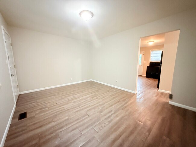 Foto del edificio - 7097 E County Rd 25 S