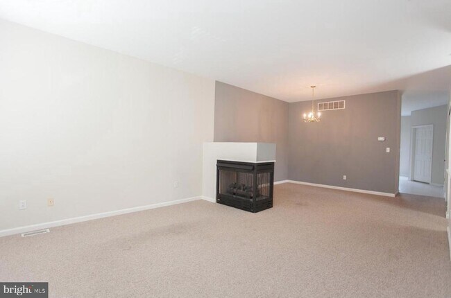 Building Photo - 274 Lauriston St