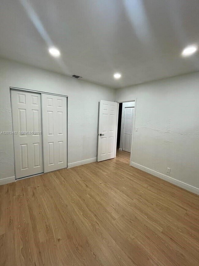 Foto del edificio - 3691 SW 60th Terrace