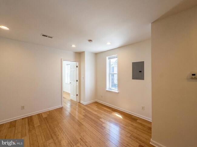 Foto del edificio - 110 N 51st St
