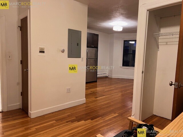 Foto principal - 42 E Springfield St