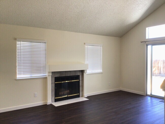 Foto del edificio - 5506 Santa Barbara Avenue