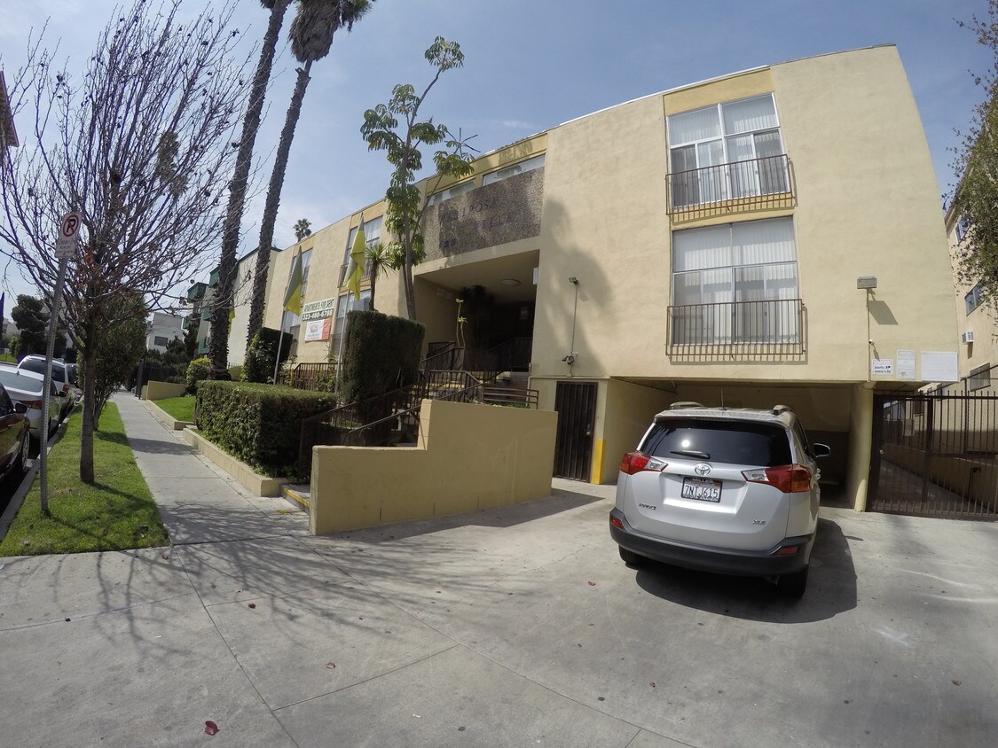 153 Apartments Available for Rent in Hancock Park, CA