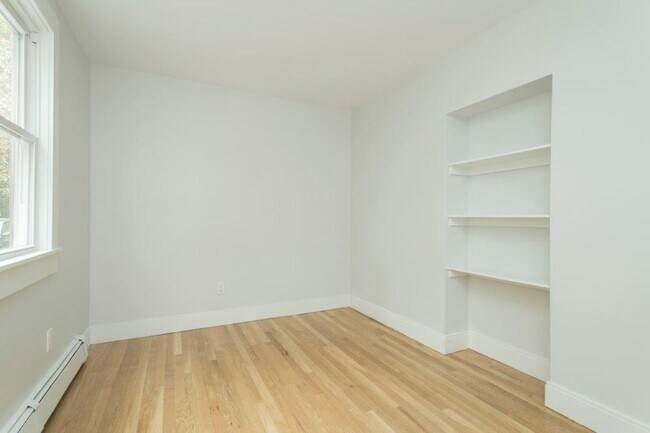 Photo - Brighton 3 Bed – Heat & Hot Water Included – Modern Kitchen – 9/1 Apartment