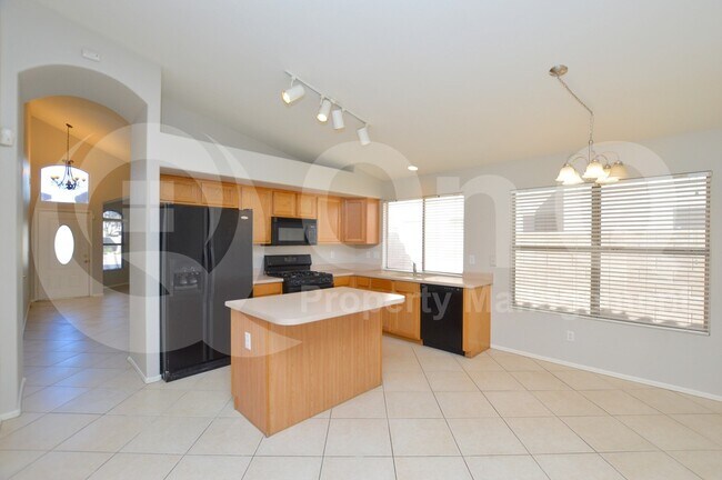 Building Photo - 513 E Cathy Dr