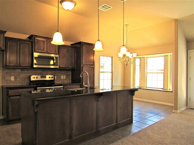 Building Photo - HOME IN THE GROVE, EDMOND! EDMOND PUBLIC O...