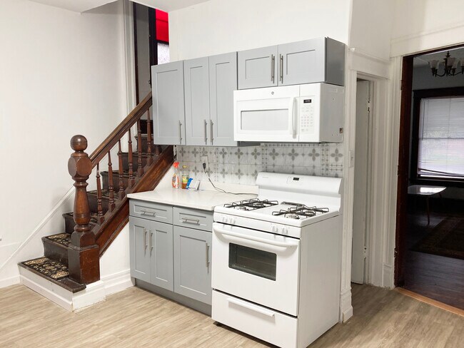 Building Photo - 179 West End Ave