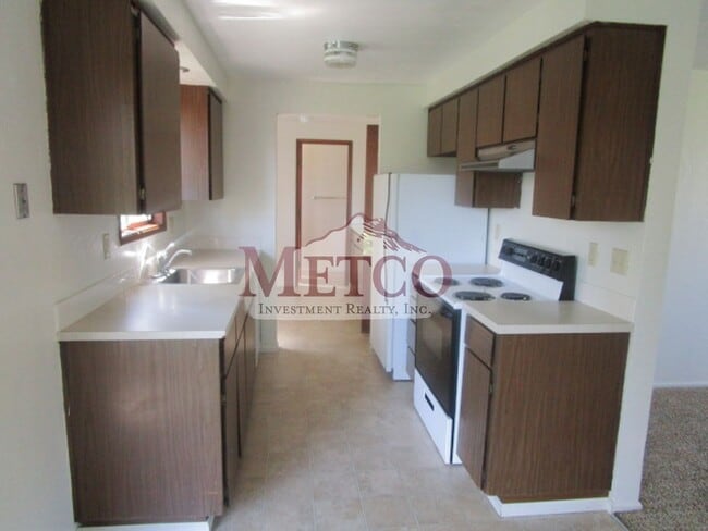 Building Photo - 02303