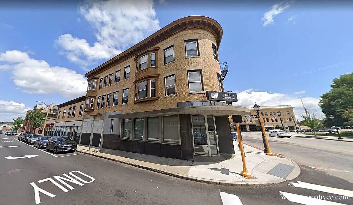 Primary Photo - 11 Lexington St
