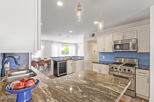 Foto del edificio - 8240 E Edgemont Ave