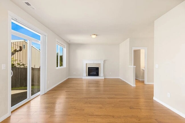 Foto del edificio - 33 161st Pl SE