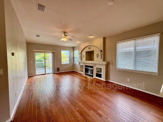 Foto del edificio - 624 Hayloft Way