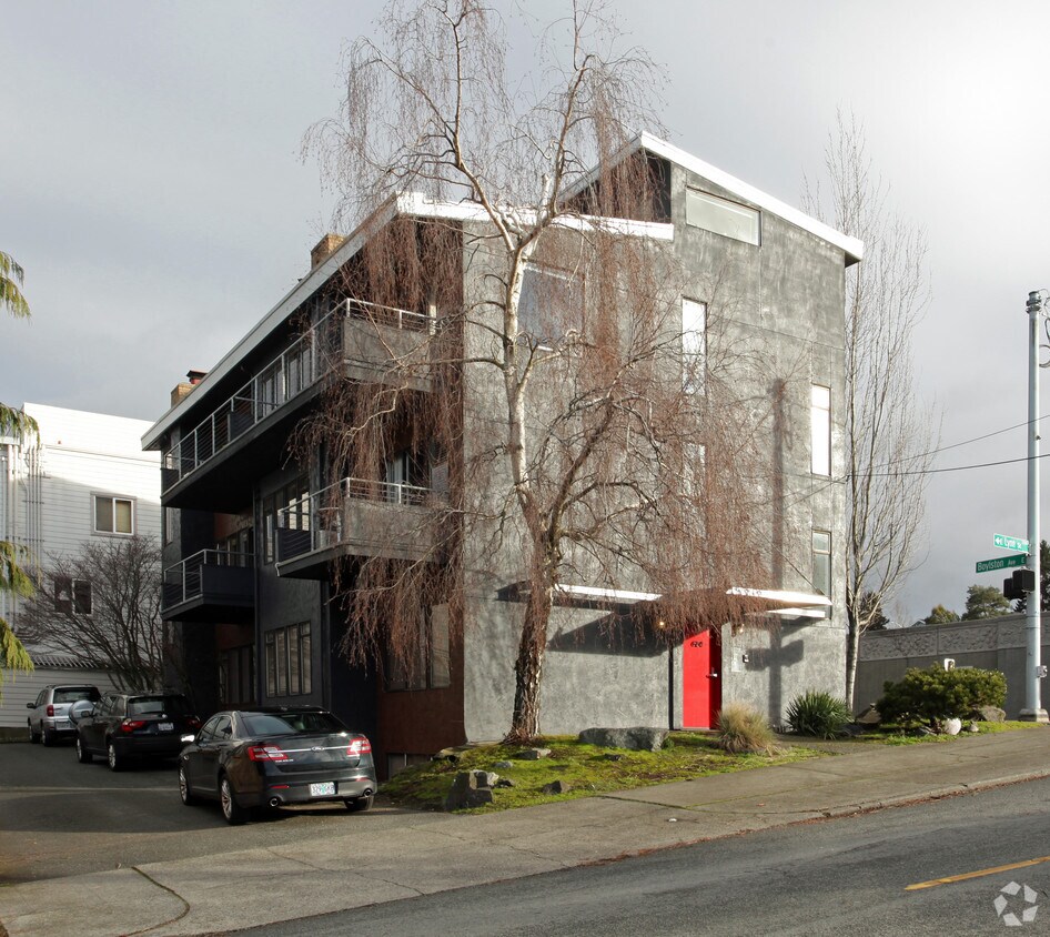 Building Photo - 624 E Lynn St