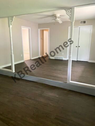 Foto del edificio - 4095 Haliburton St