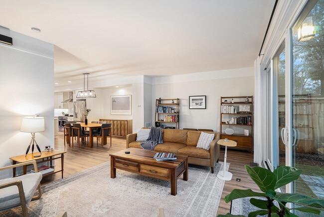 Photo - 622 Bellemeade Ave NW Townhome