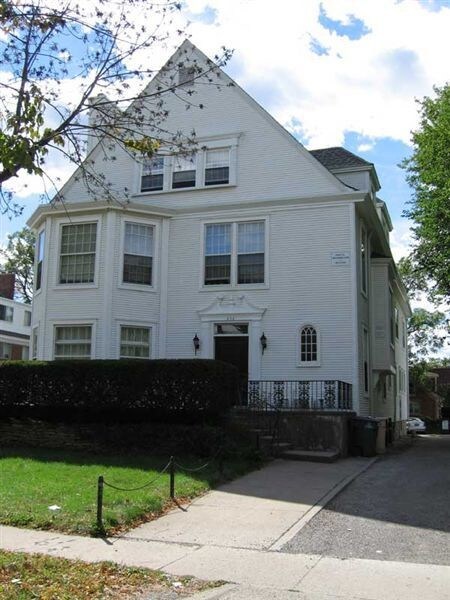 Foto principal - 7 br, 2 bath Apartment - 826 Tappan Ave D